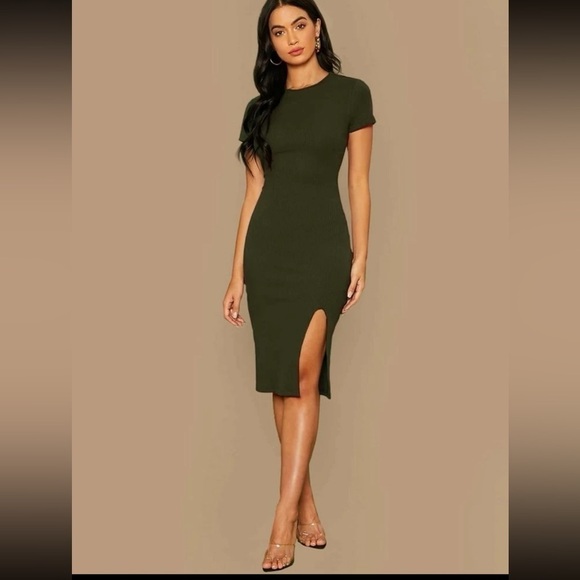 Green Bodycon midi knit dress with a slit size Medium - Picture 3 of 13